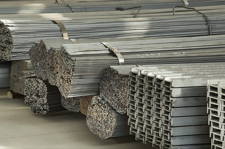 4 Tips to Get Cheaper Raw Materials for Manufacturing Businesses